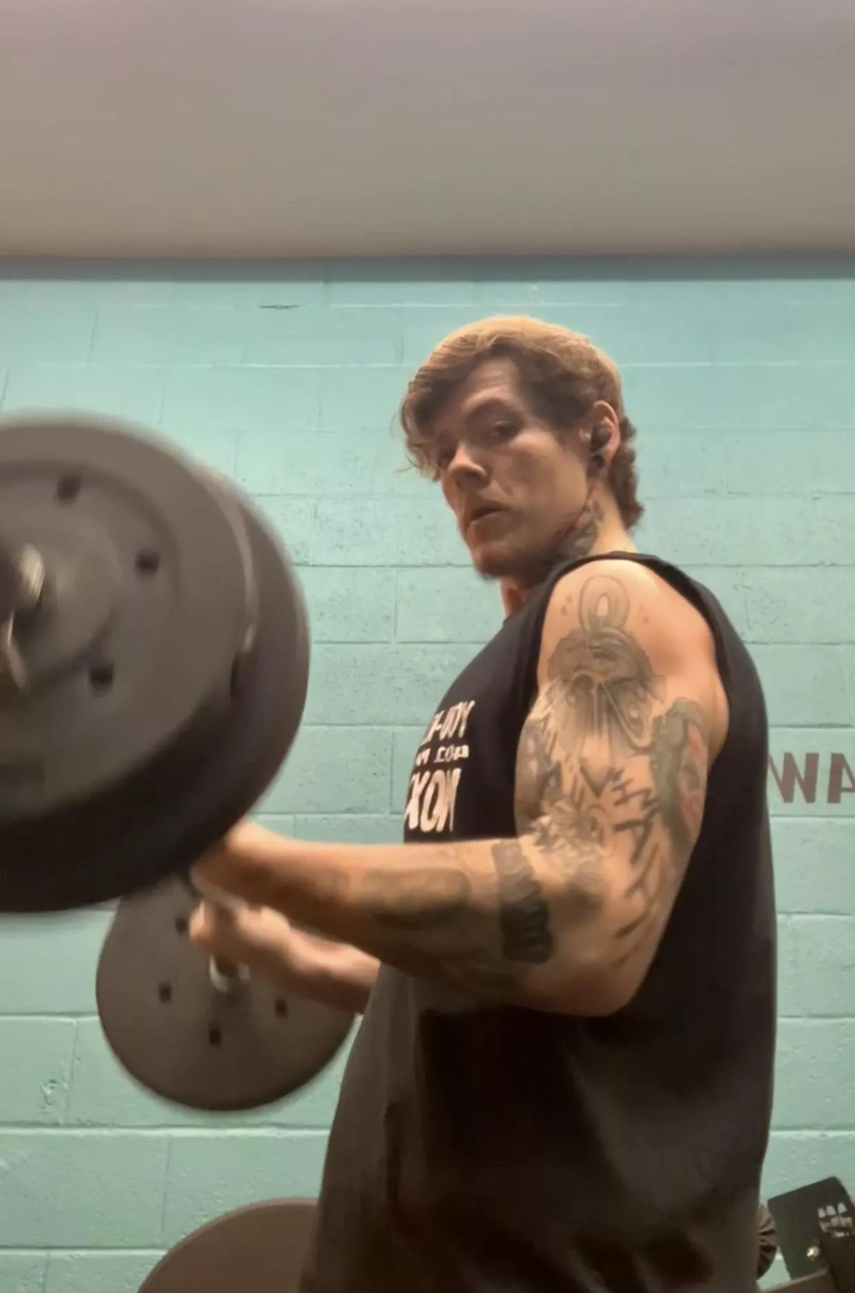 [25M] Pumped some iron today.. anyone here need a good pump 😏 posted by SlowSignificance4443