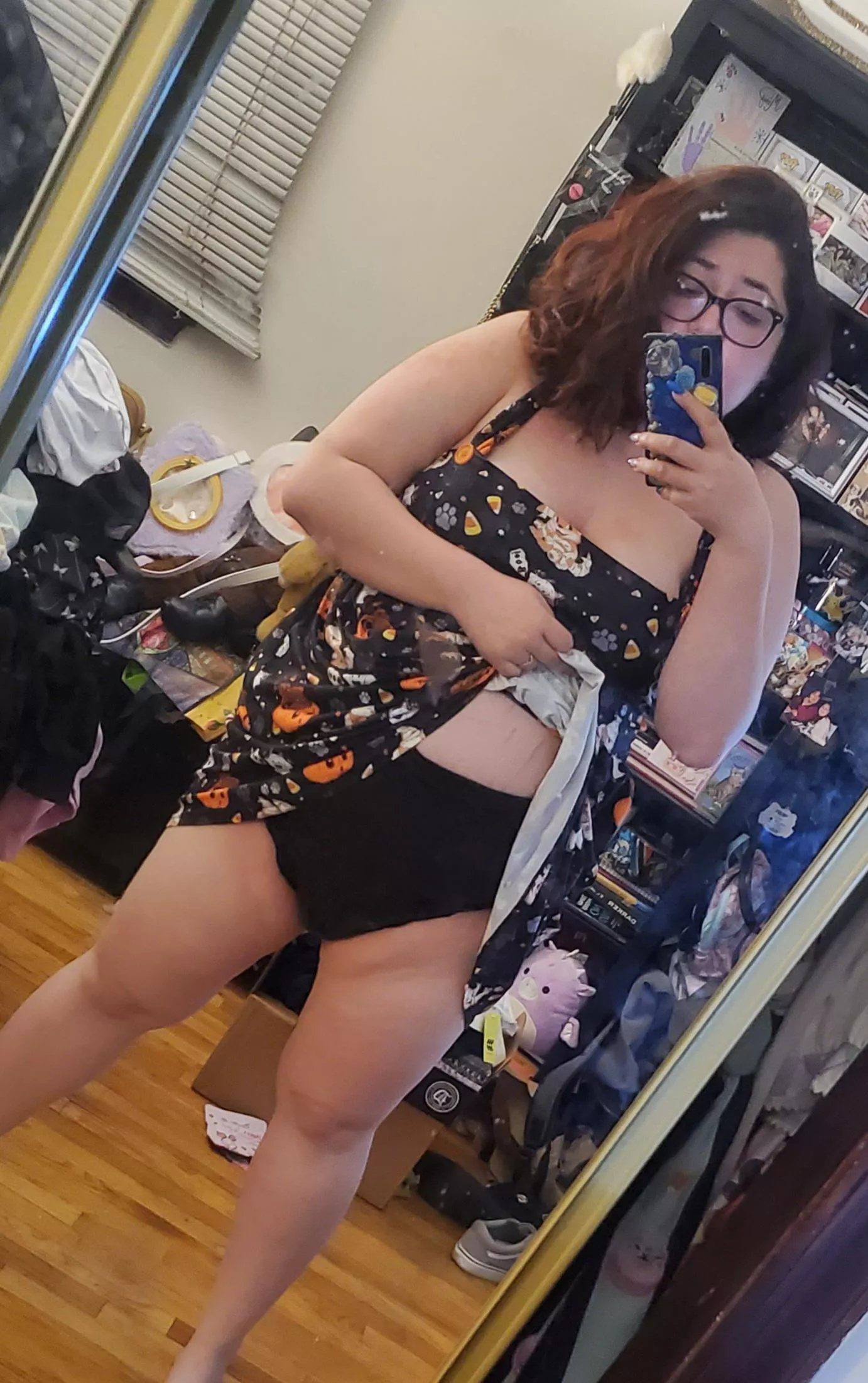 Black Pull-ups for the night 🖤 posted by ThisCatOnFire