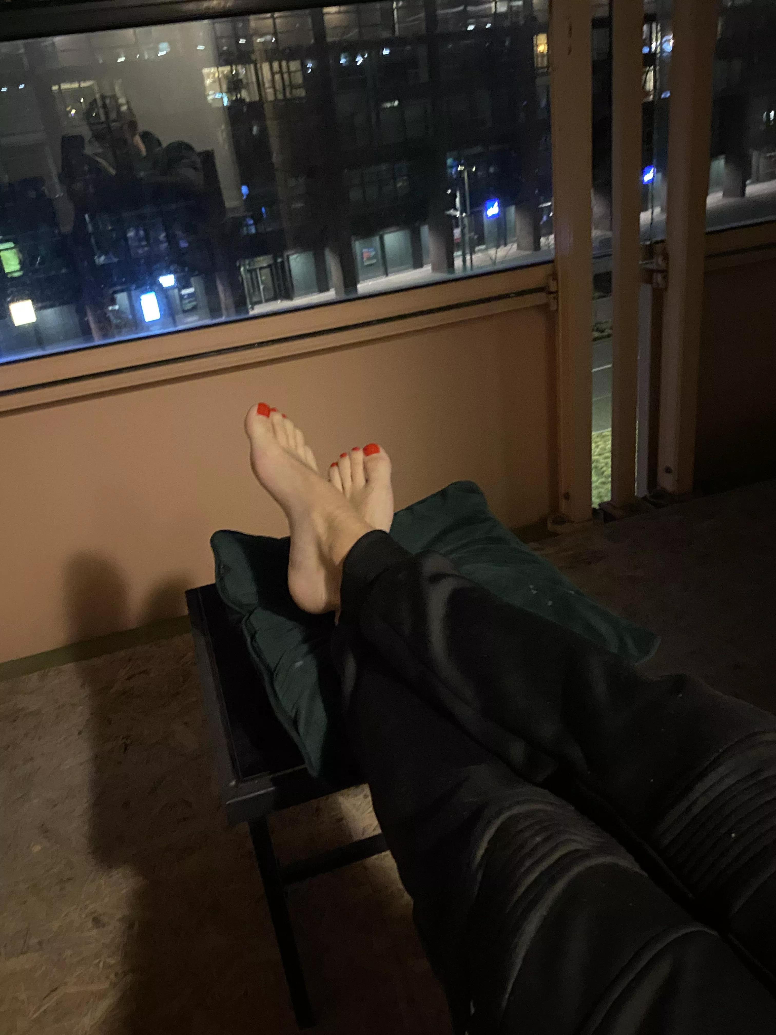 Chilling on my balcony, anyone care to rub them? 🥰 posted by AoifeCD95