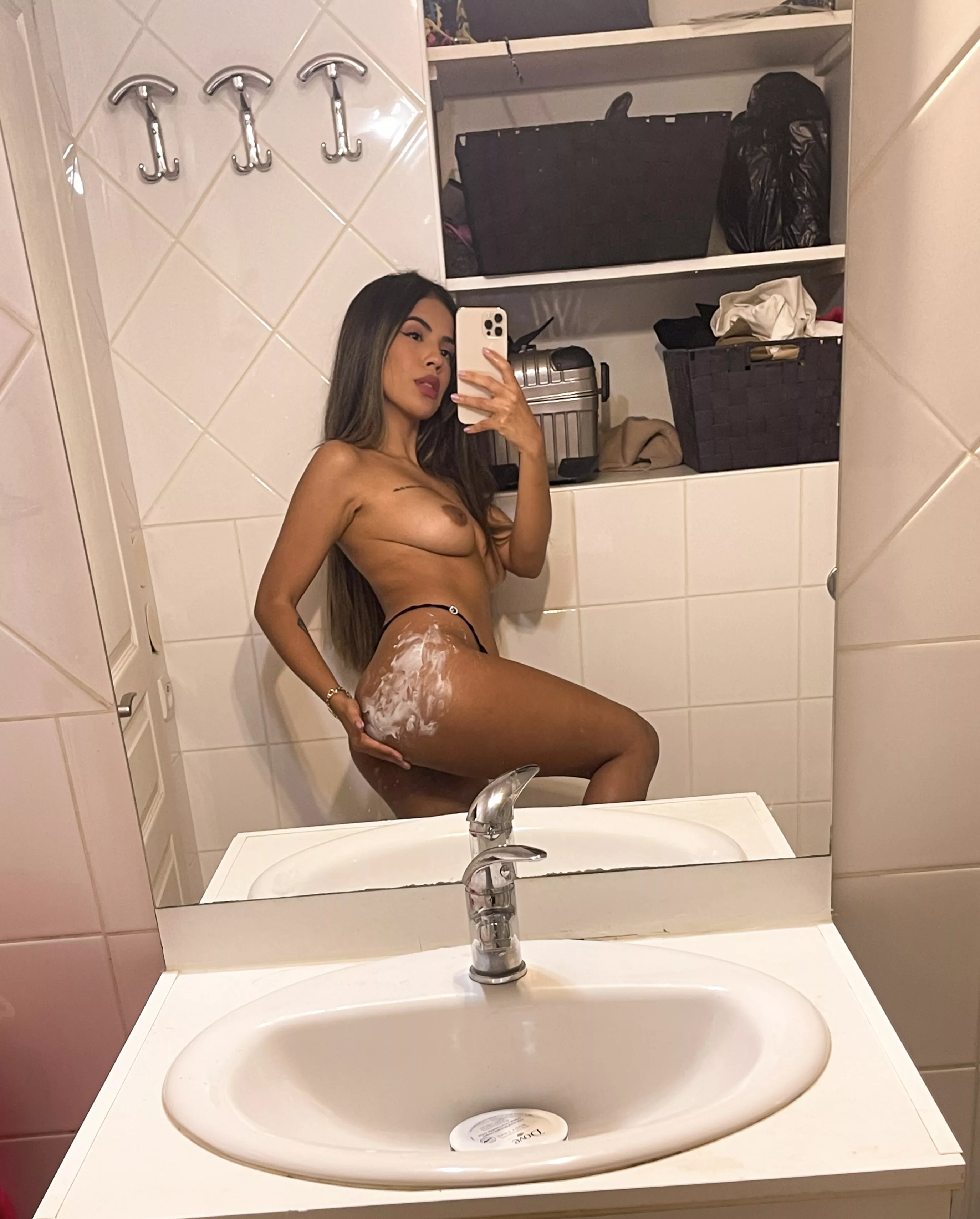 Come give it a slap 👋 posted by InsurrectionNews