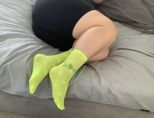 did my socks catch your eye? by prettylilfeet_