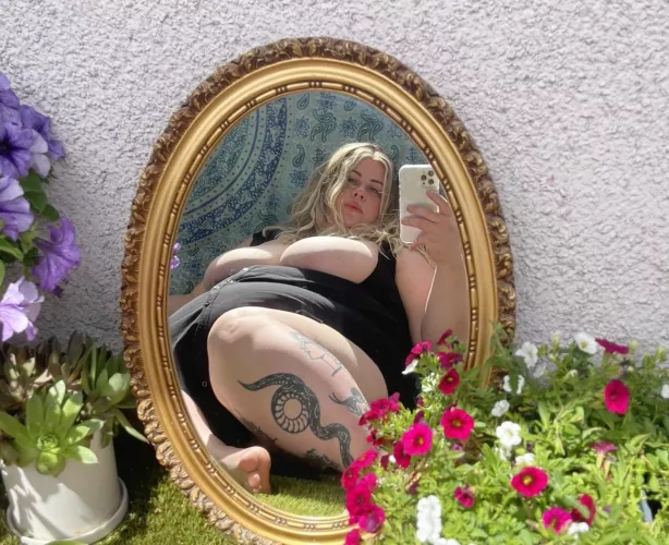 Do you think the neighbours like watching me? by fatpamelaanderson