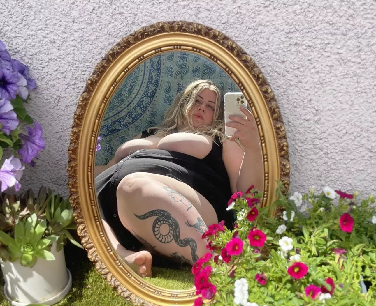 Do you think the neighbours like watching me? posted by fatpamelaanderson