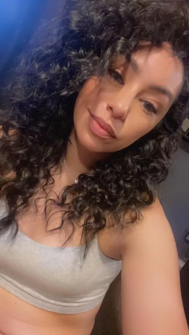 F32 Hope my curls make you cum I mean HAPPY😛🫶🏼 posted by Lexxy_Nicole