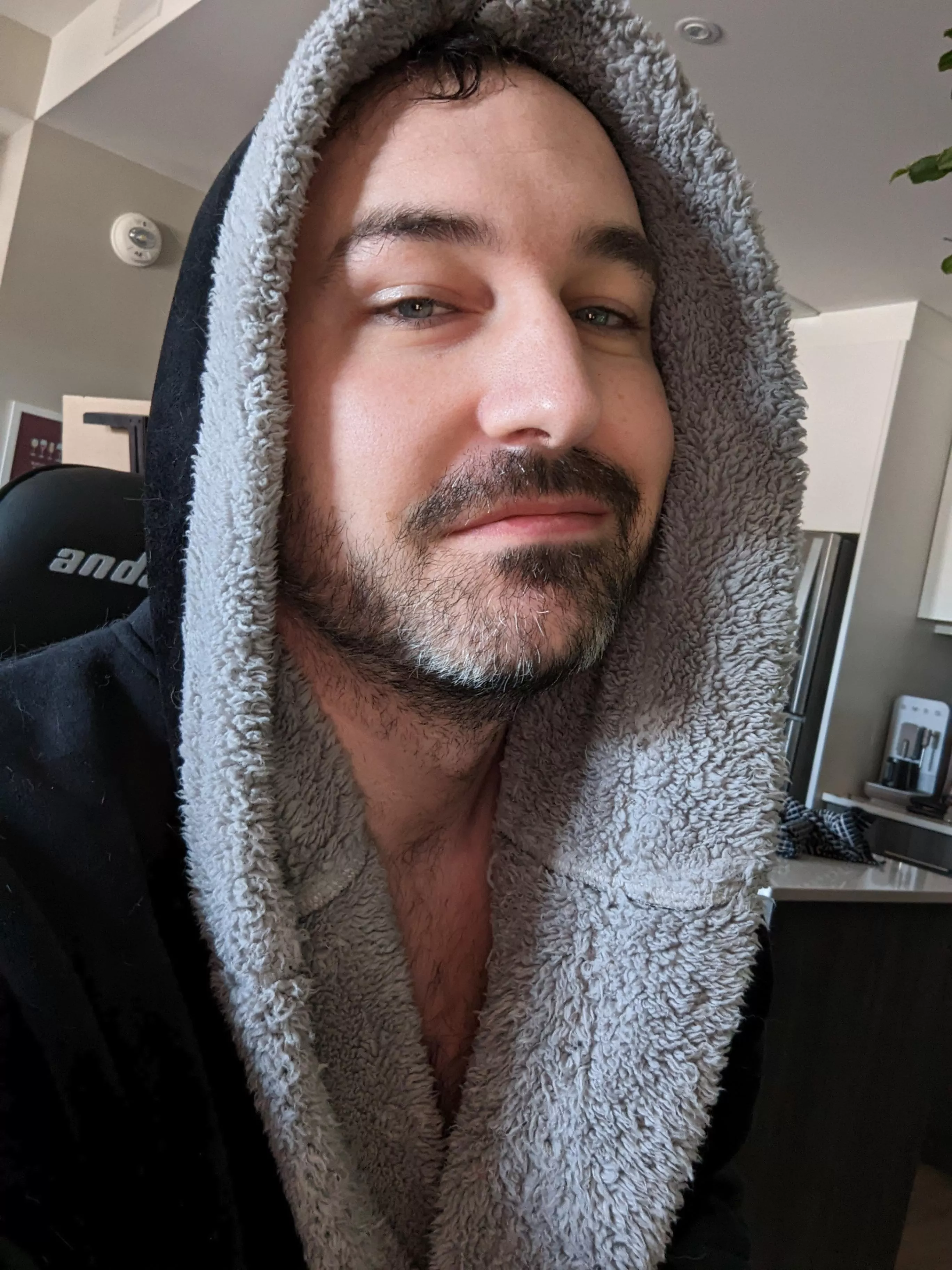 Good morning and Happy Monday from this super sleepy dude. posted by spruceflapjack