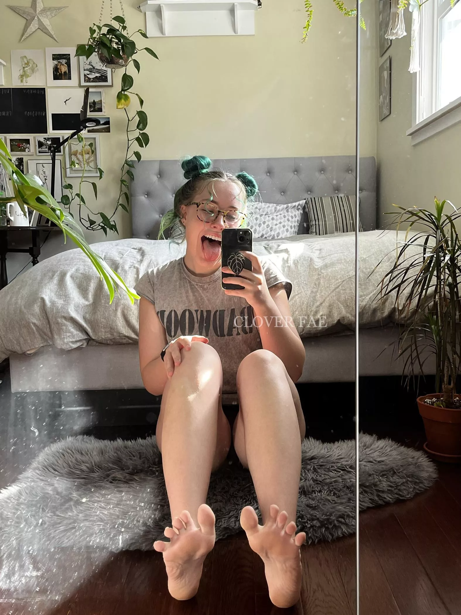 Happy little toe spread! posted by yourfriendclover