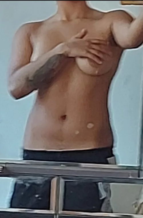 hellooo people by Purple_Surprise5973