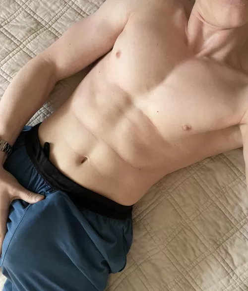 He’s trying to escape!! by throwaway_bonk8