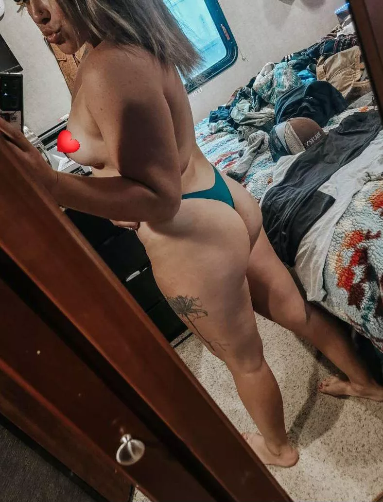 Hi here's some sunday funday booty(; posted by Pipeliner31