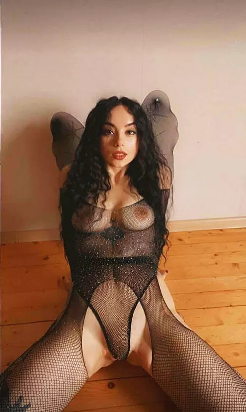 Home alone and feeling naughty 🔥 by catchyTier79