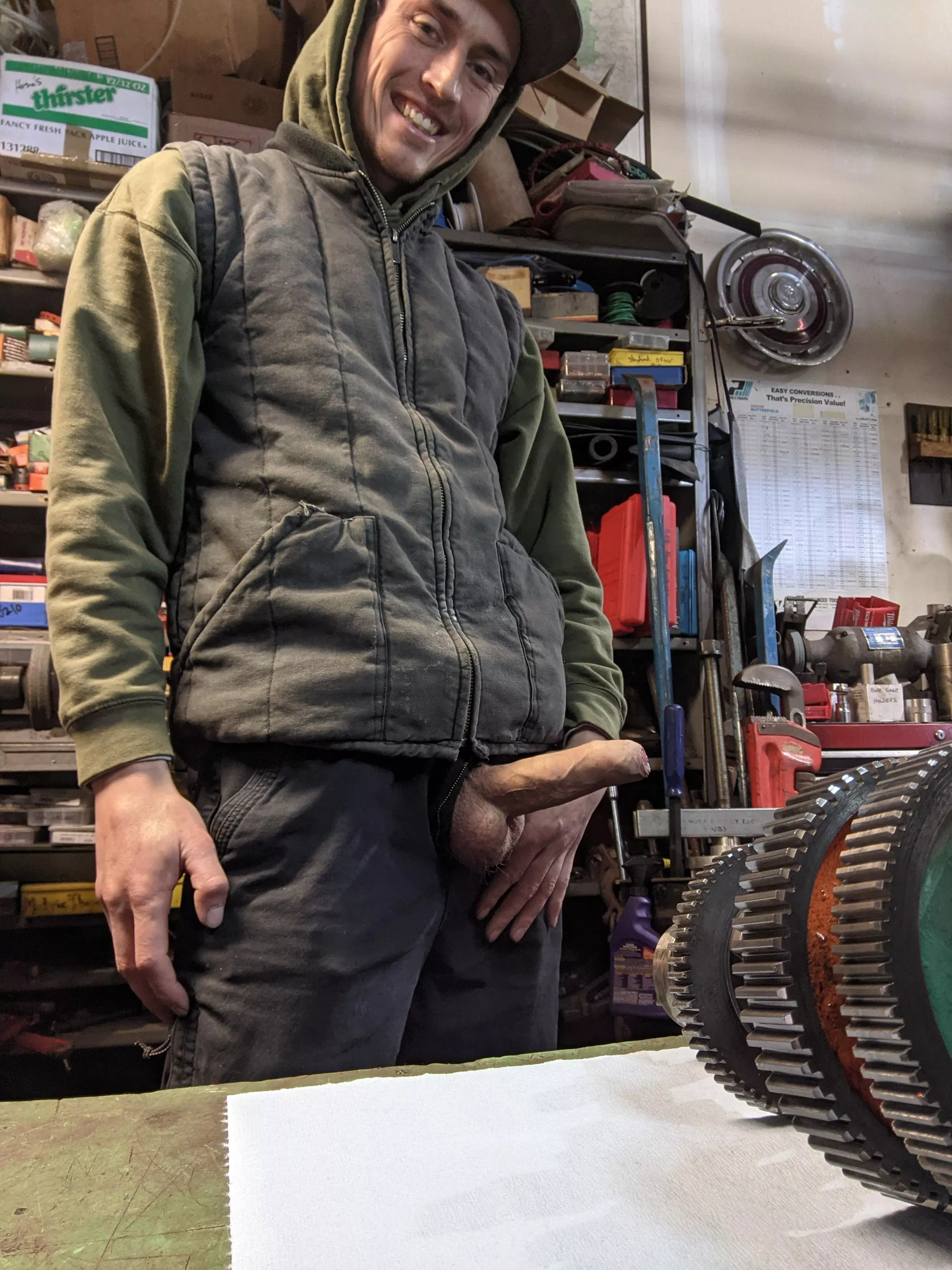 Hope you're having a good Monday at work posted by HotlikeCone10