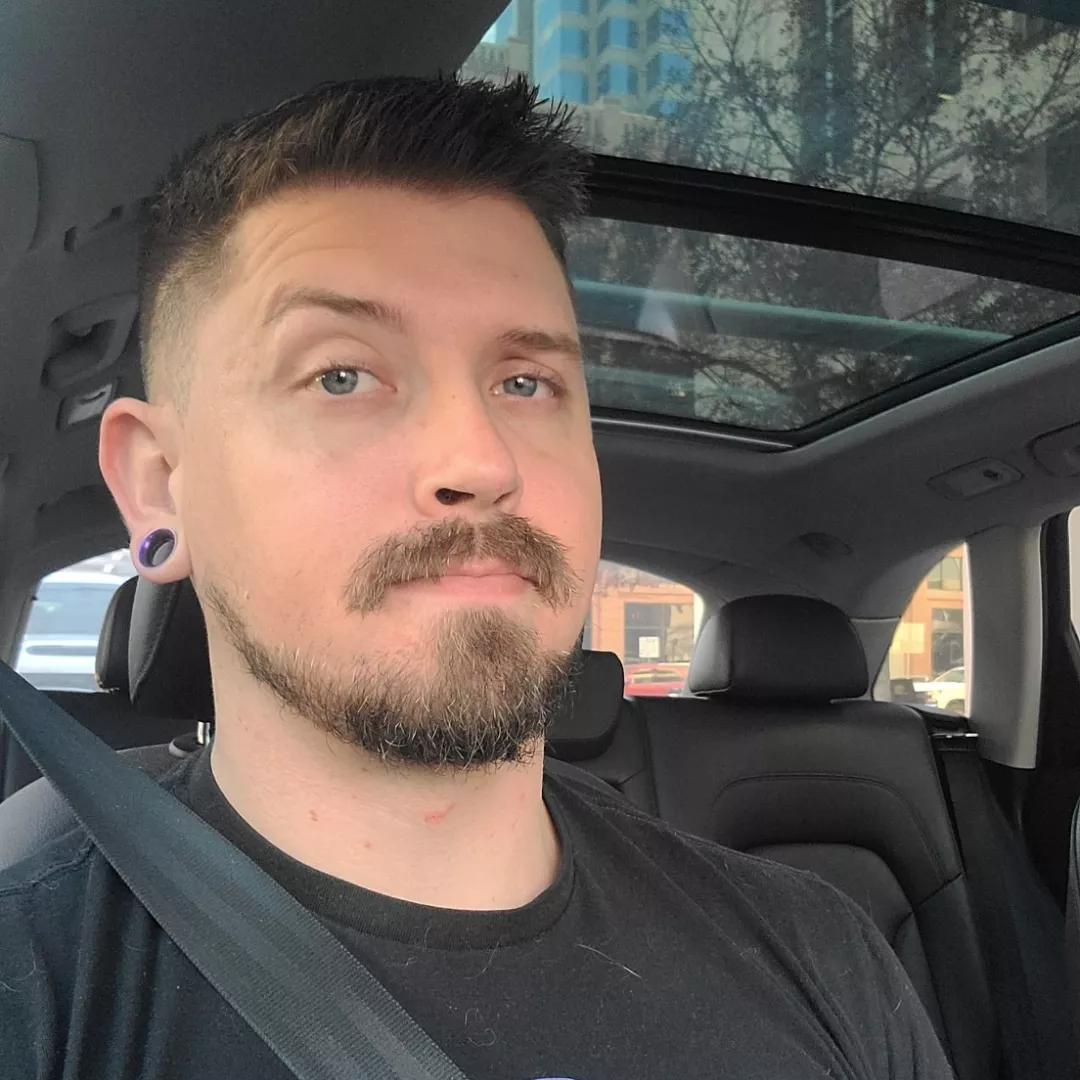 I don't know what this face is, but my eyes are lookin super blue here 🤠 posted by bluetroy