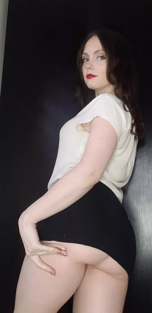 I love when my skirt rides up posted by TeenyTinyMiki
