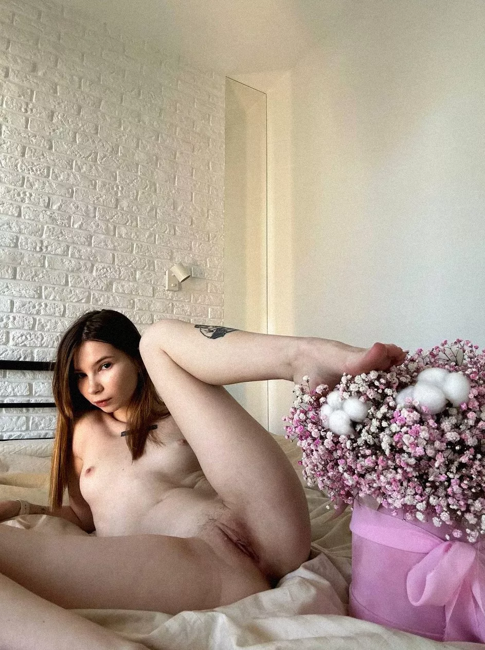 I would me excited if you put your face between my legs posted by starkbloody11