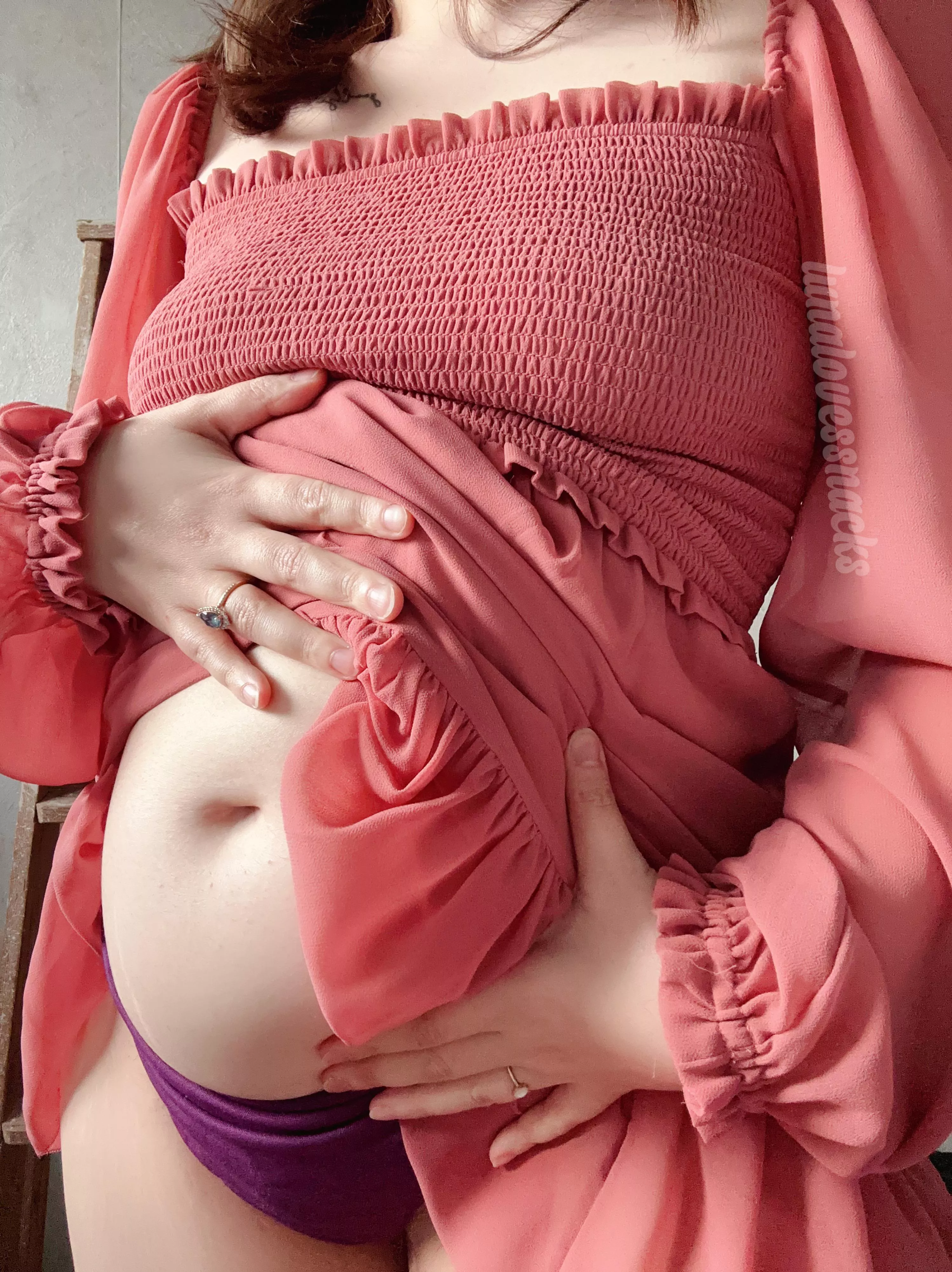 If you could watch me eat anything right now, what would it be? 😳🥵🐷 posted by lunalovessnacks