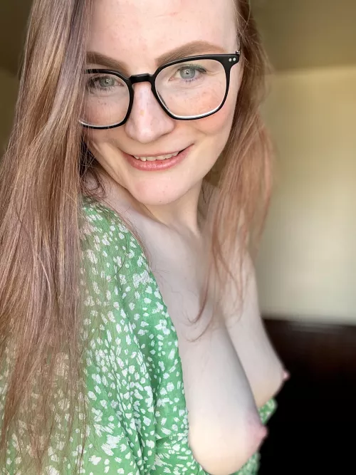 If you like cute redheads in glasses, I’m your girl by theoriginalcinn