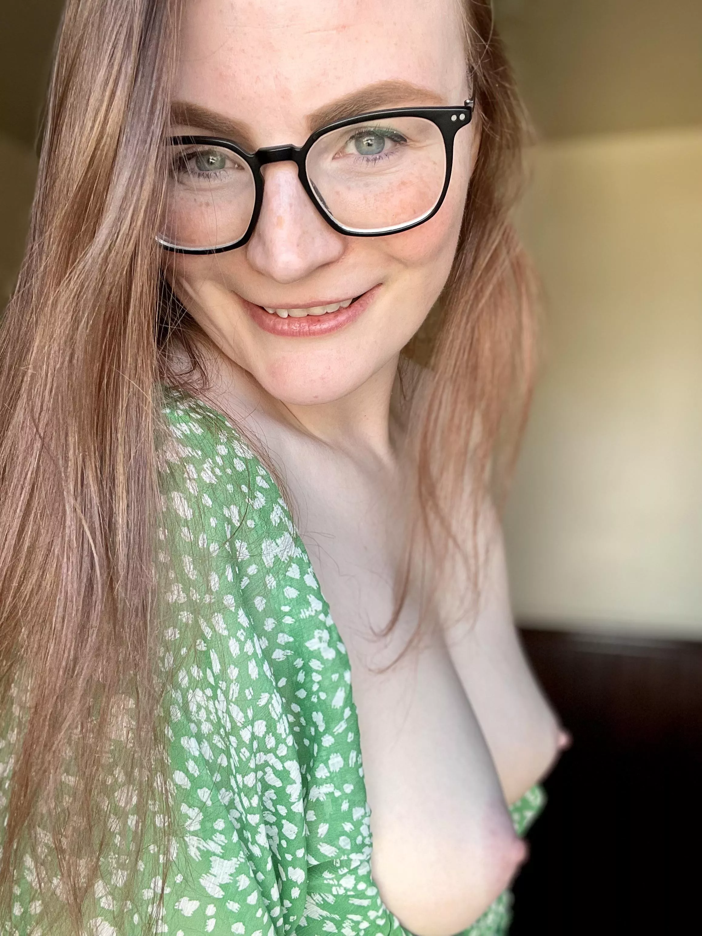 If you like cute redheads in glasses, I’m your girl posted by theoriginalcinn