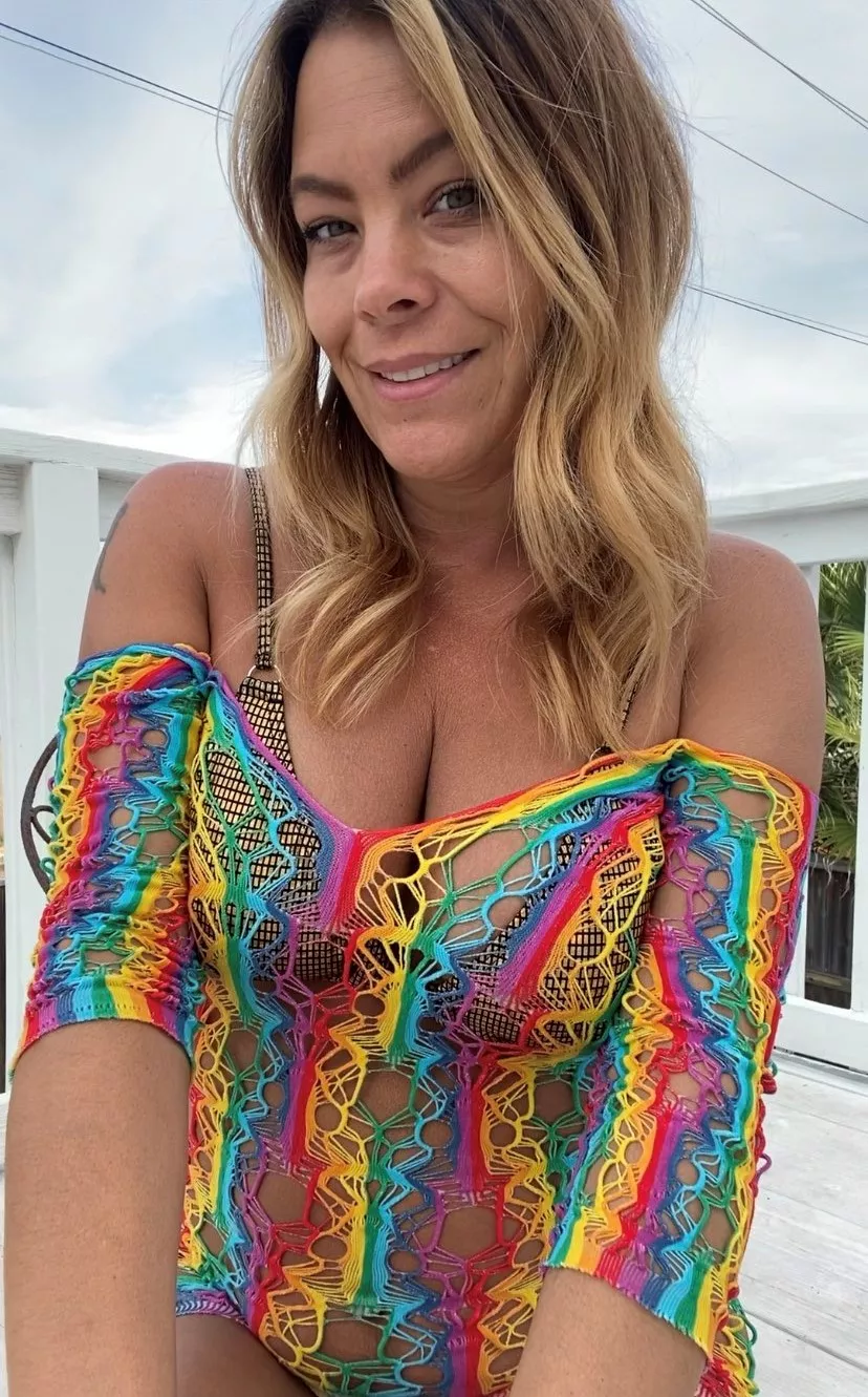 I'm still hungover. I'm horny. Happy Sunday from this 43yo MILF :) [F] posted by Bees_box