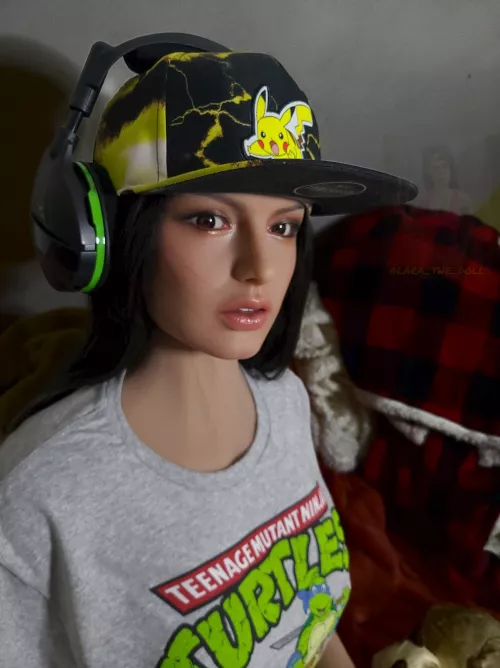 Lara finally started her twitch channel by ocelotrevolverco