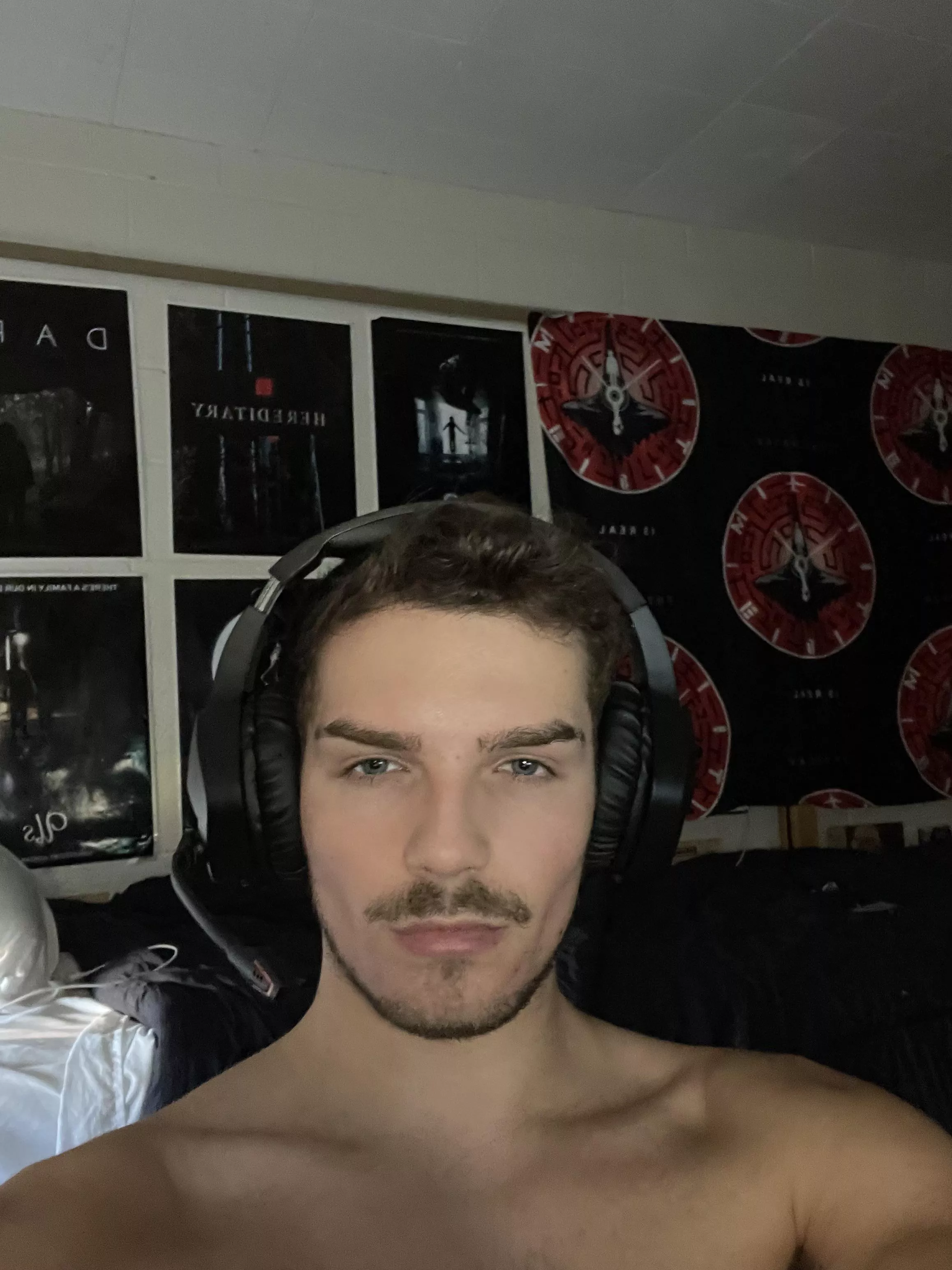 Looking for some queer friends!👐🏼❤️ posted by Maxhrbeck