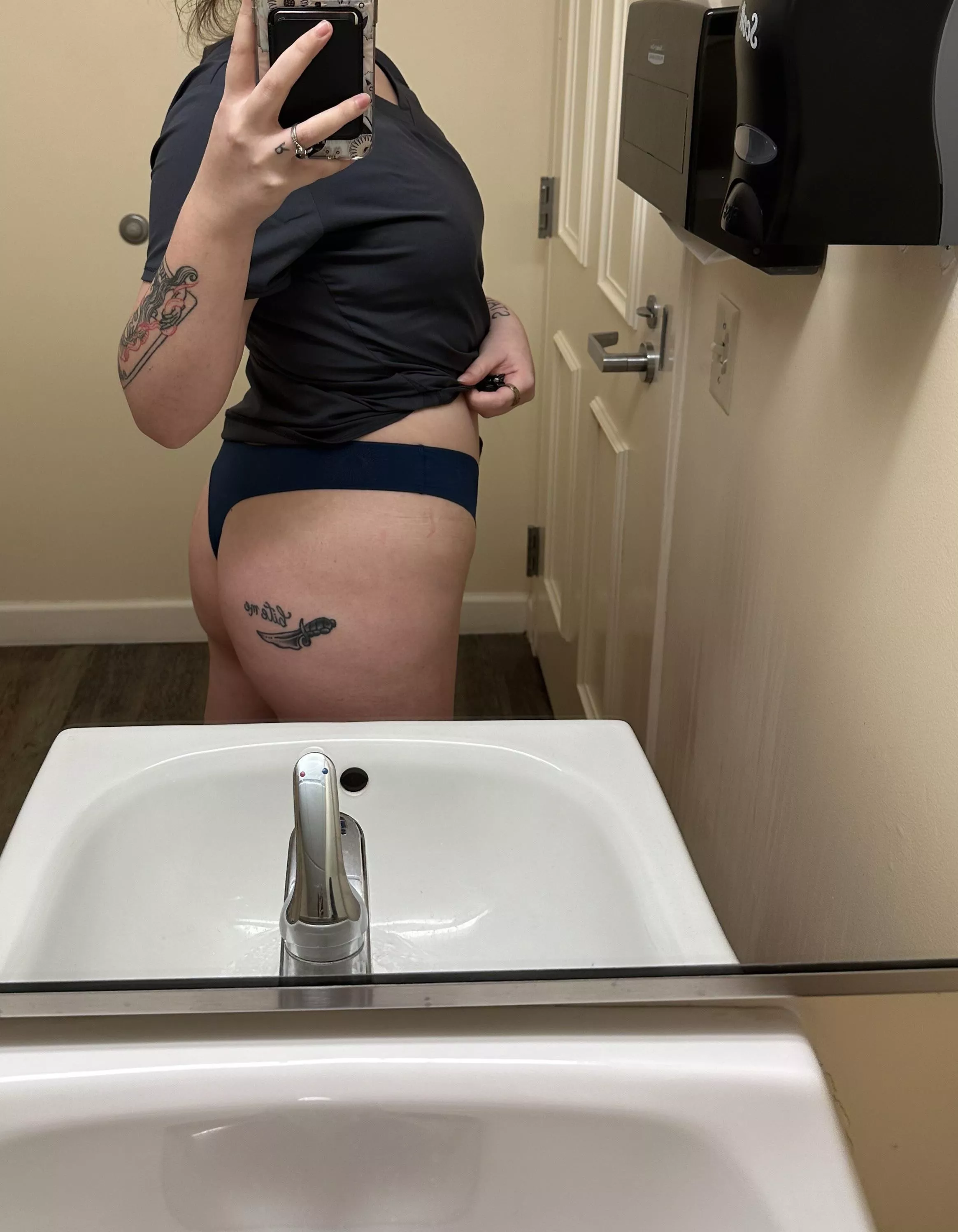 Meet me in the bathroom on my break😈 posted by Sexytits2156