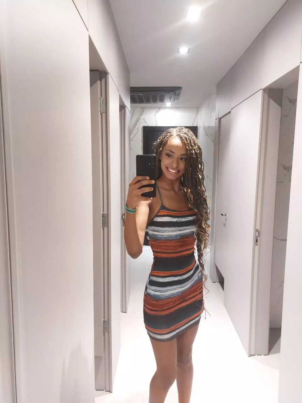 My curves will take you on a journey to the heights of ecstasy. posted by eududarosa