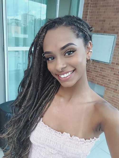 My touch is like a feather, tracing every inch of your skin and leaving you longing for more. by eududarosa