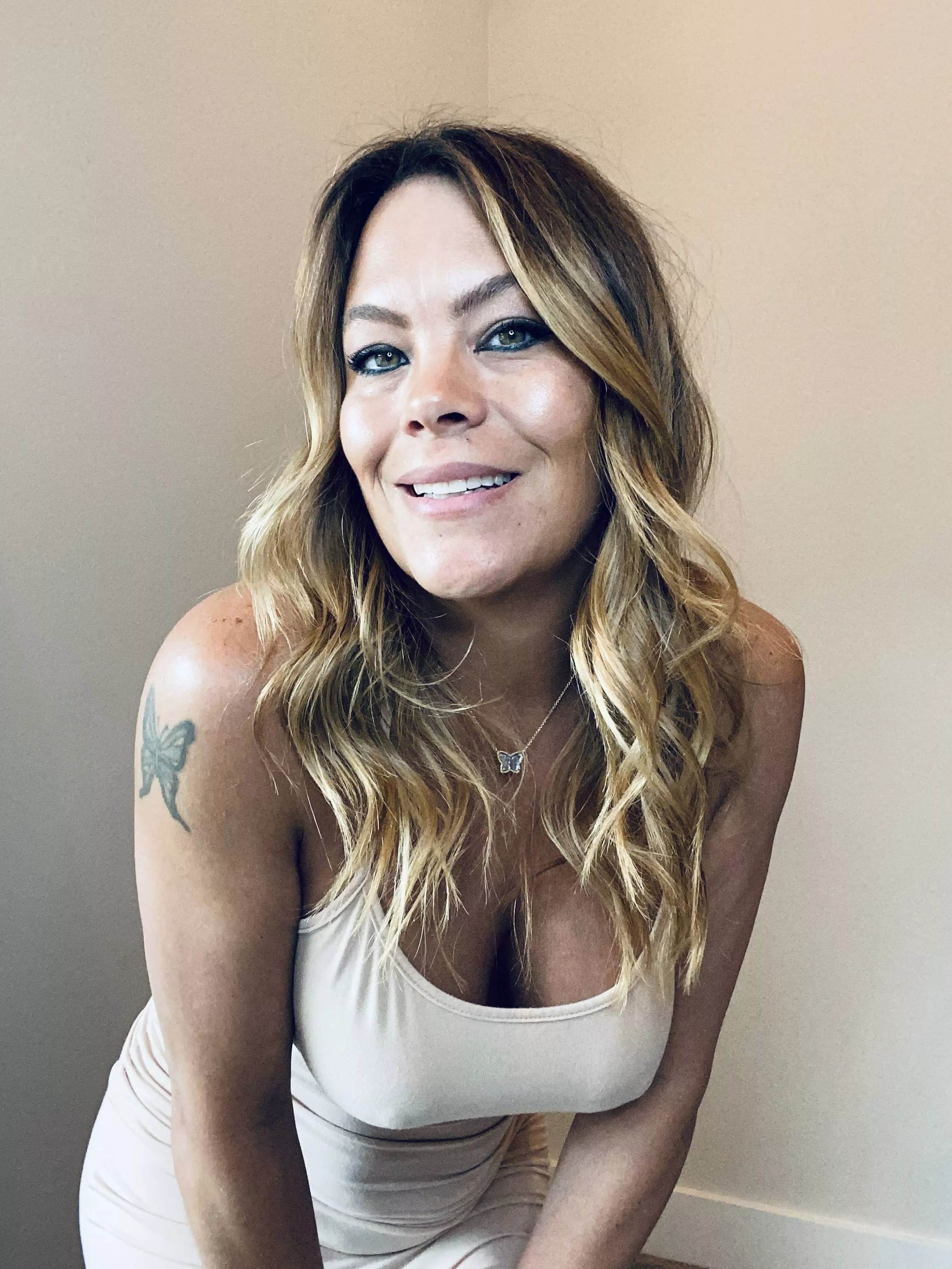 Not your typical mom next door, I have a wild side to men posted by Bees_box