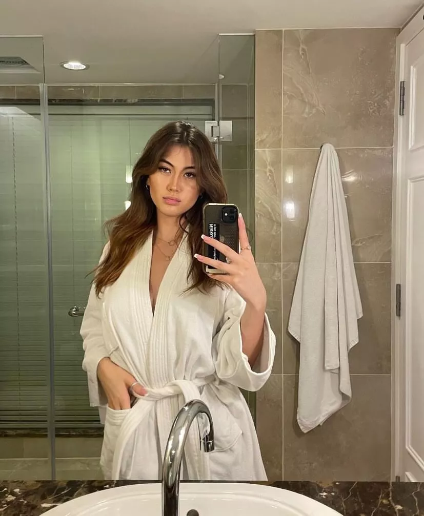 robe on or off? posted by besahi