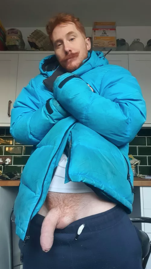 Someone come and keep me warm? by RedTashMyke