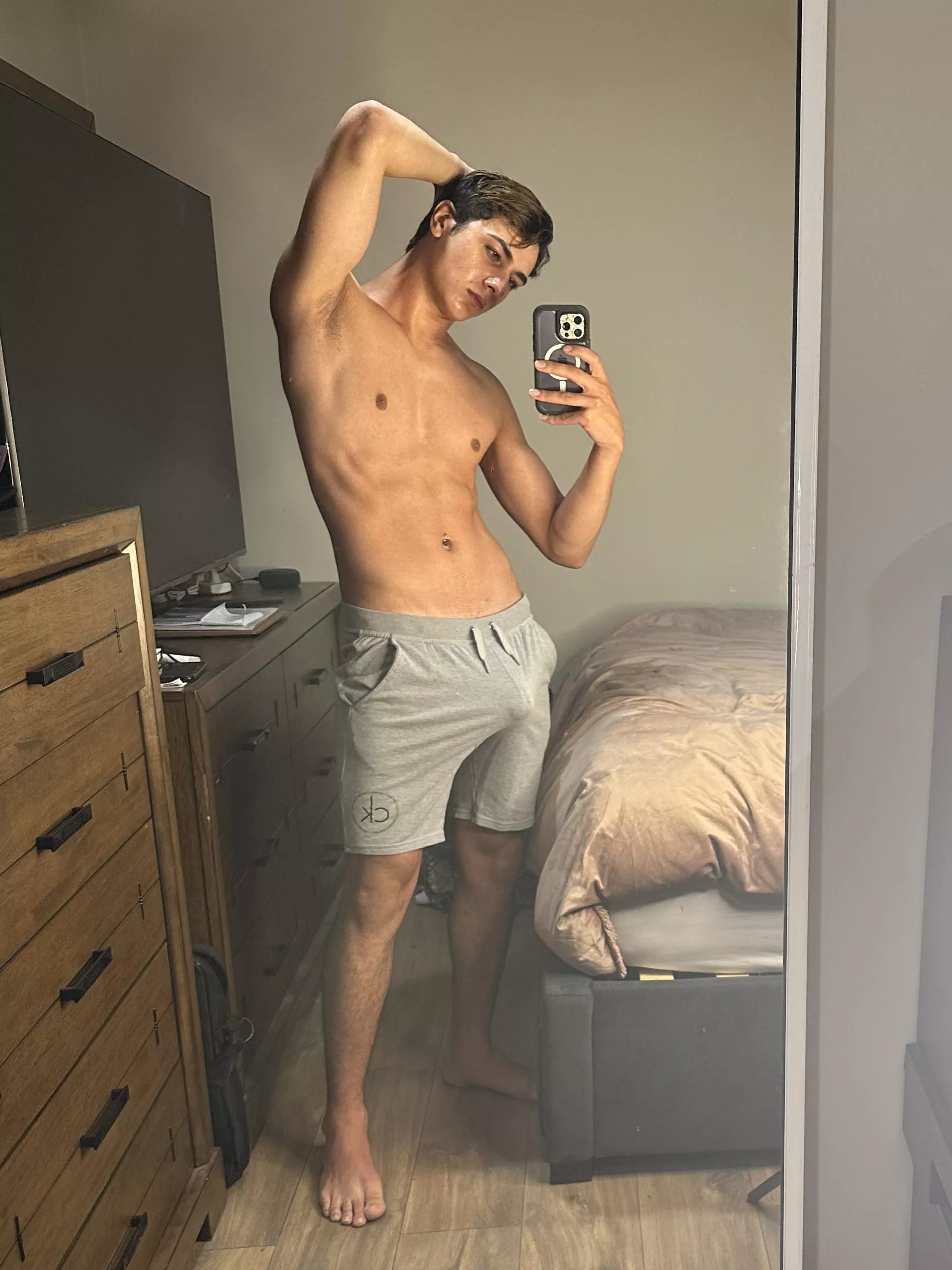 Someone help me out? posted by Cinnamon_twink