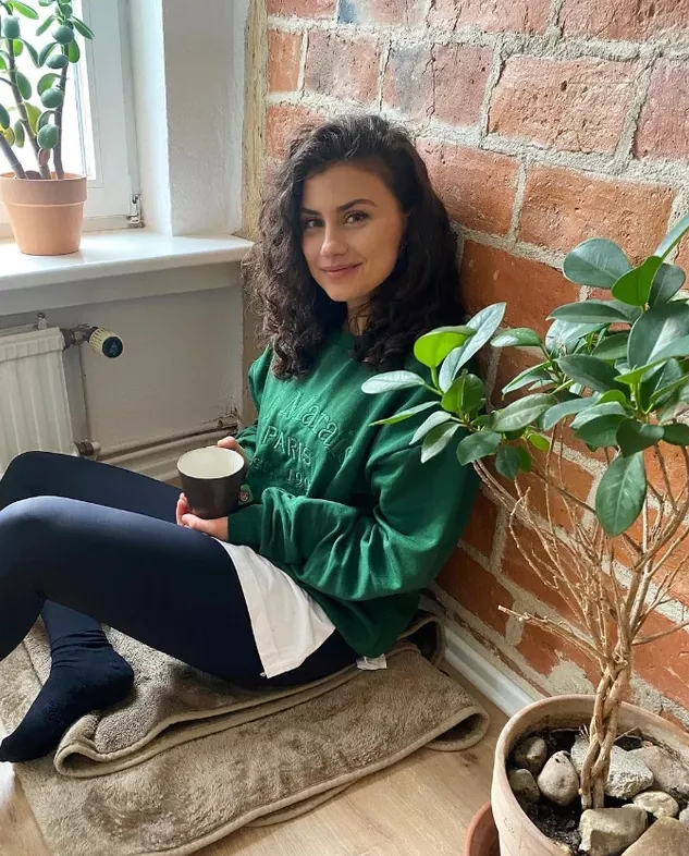 Sylvia Tolga posted by shewakeup