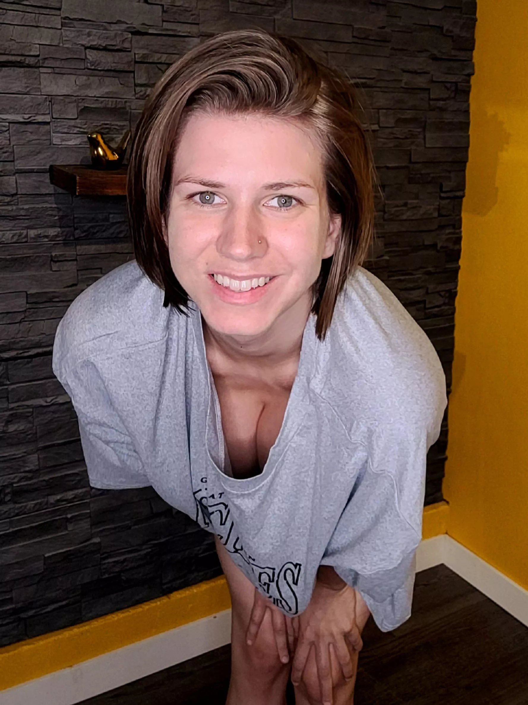 That's some tight cleavage 😁 posted by ScarlettJane92