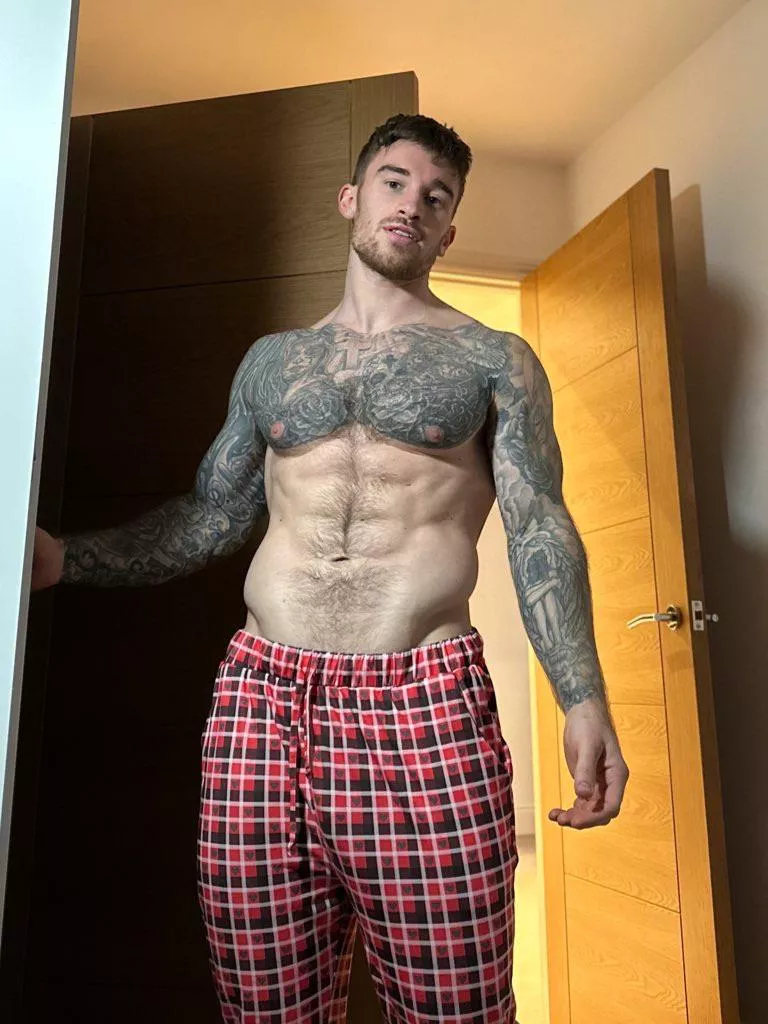 The v line leads to the prize posted by Hatts_17