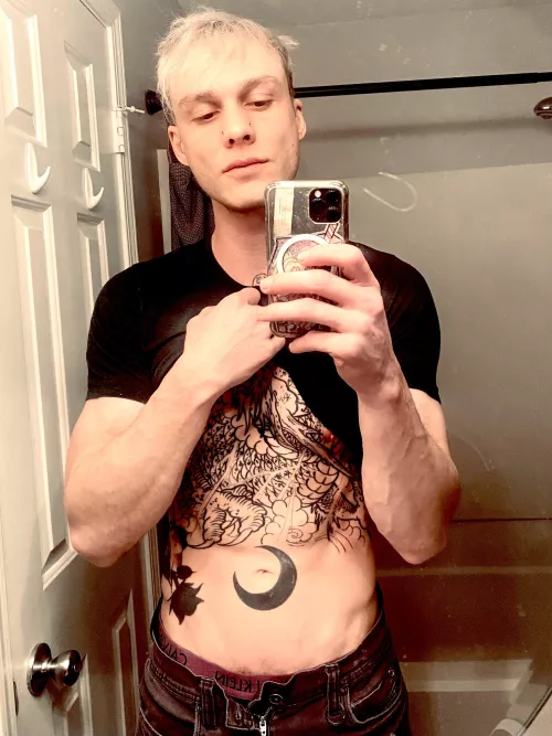 Veins everywhere 😳 by nickisnaked