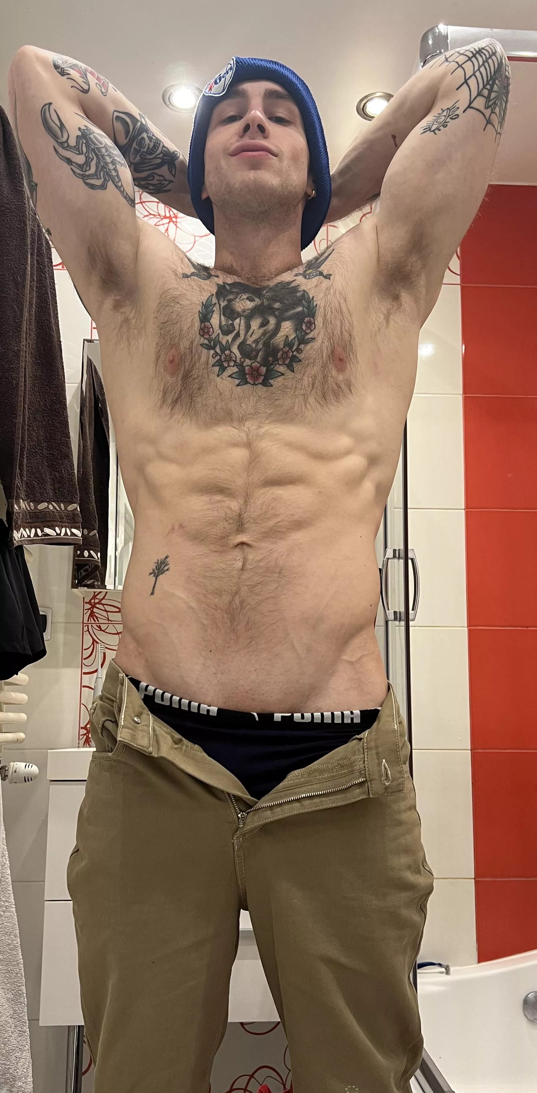 Which arm u choosin first;) posted by haael12