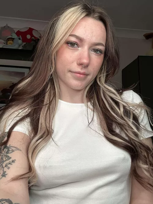 Would you manage to hold eye contact for the first 10 seconds by SweetLikeKendi