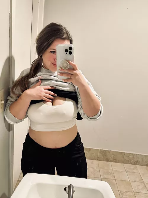 Would you meet me for a quickie?😈 by Brittbratt_xo