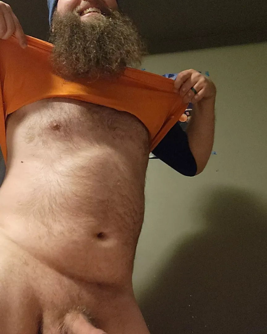 A 🐻 Who'd rather sleep naked than in PJs. 😅😅 by BeardeddBombshell