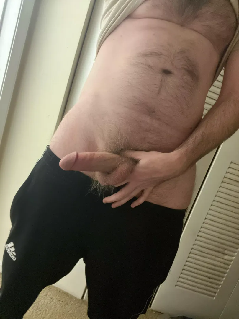 any bottom gamers ? 🤓 posted by averagewhitedudehere