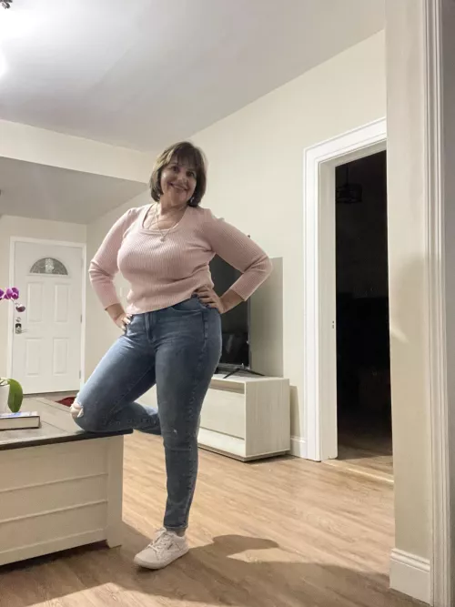 Being thick and busty is the new sexy by Annual-Pilot4456