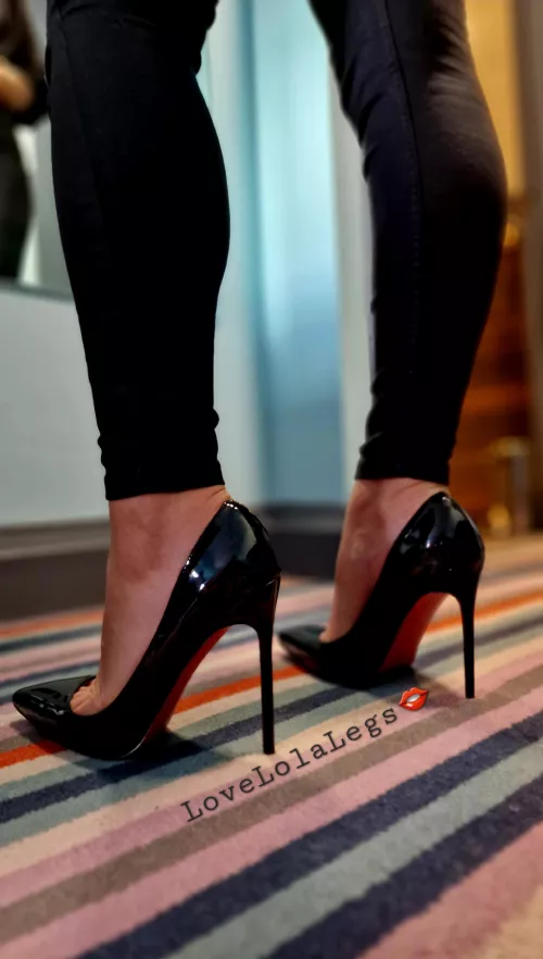 Business mode 👄 by lovelolalegs