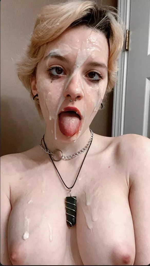 cum addict<3 posted by h0neybeebee