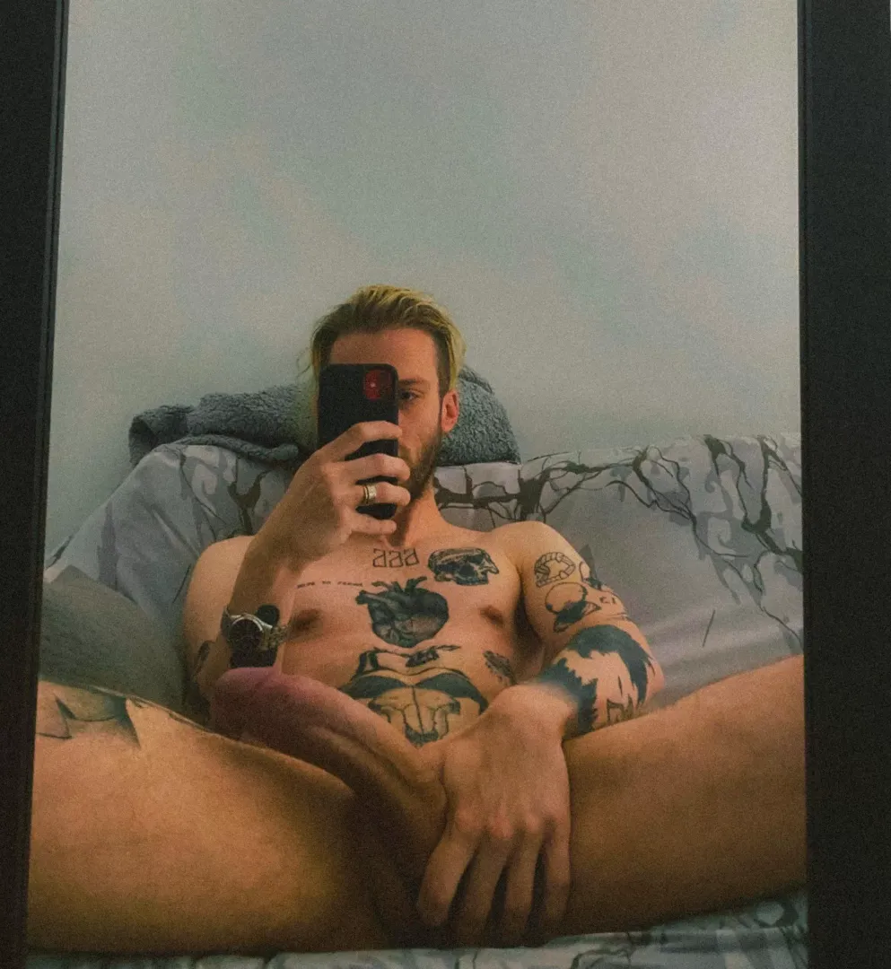 Do you like the view? posted by lucasnaxuel