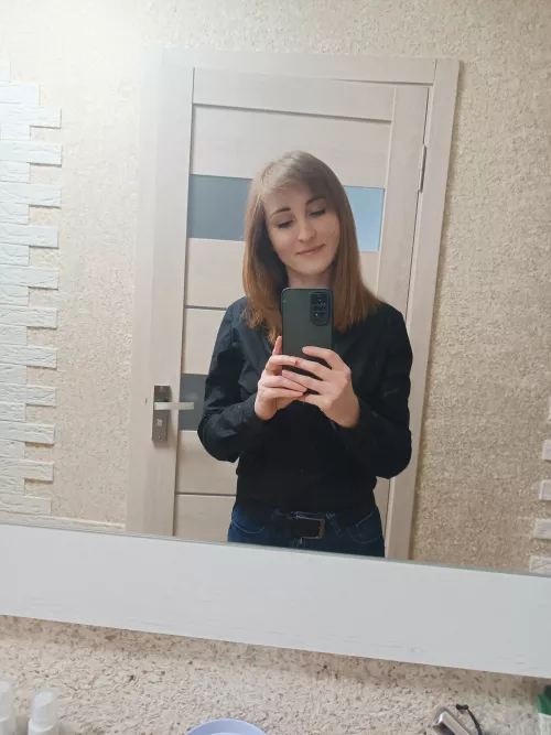 Do you like the way I look? by emma-goldie