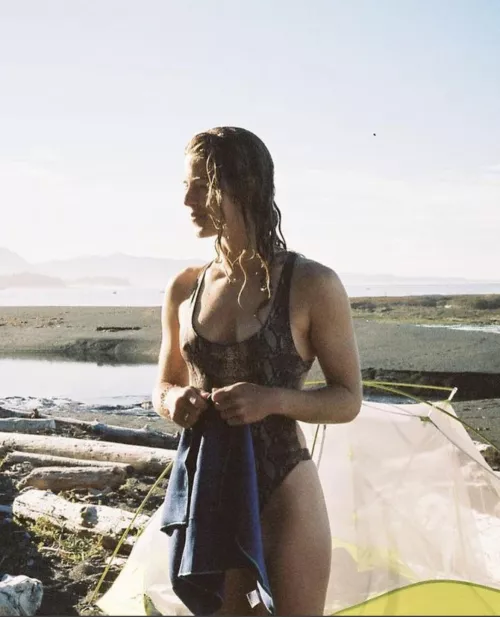 Emily Bett Rickards by scarlet_knight15