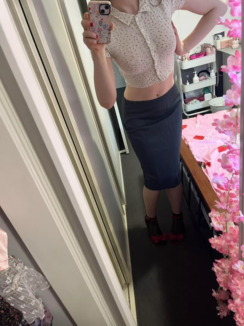 Getting ready to go into the office 😈 by Rathom015
