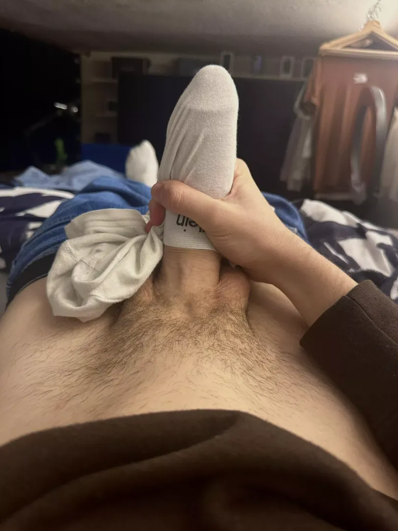 Guess my girth 🤷🏼‍♂️ posted by brndn03