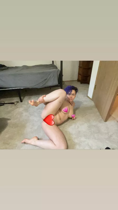 Having a stretch after a long workout 😈 by fitty_kitty29