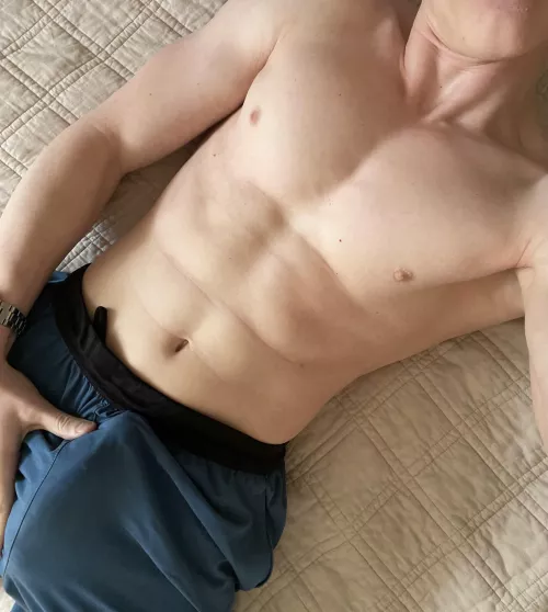 He’s trying to escape!! by throwaway_bonk8